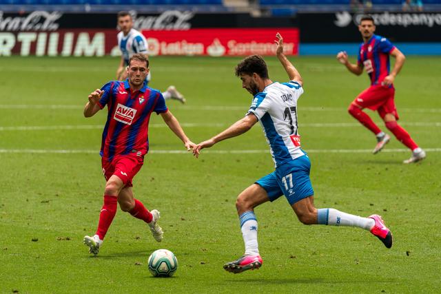 TA：姆巴佩射丢点球后情绪低落 赛后未感谢球迷